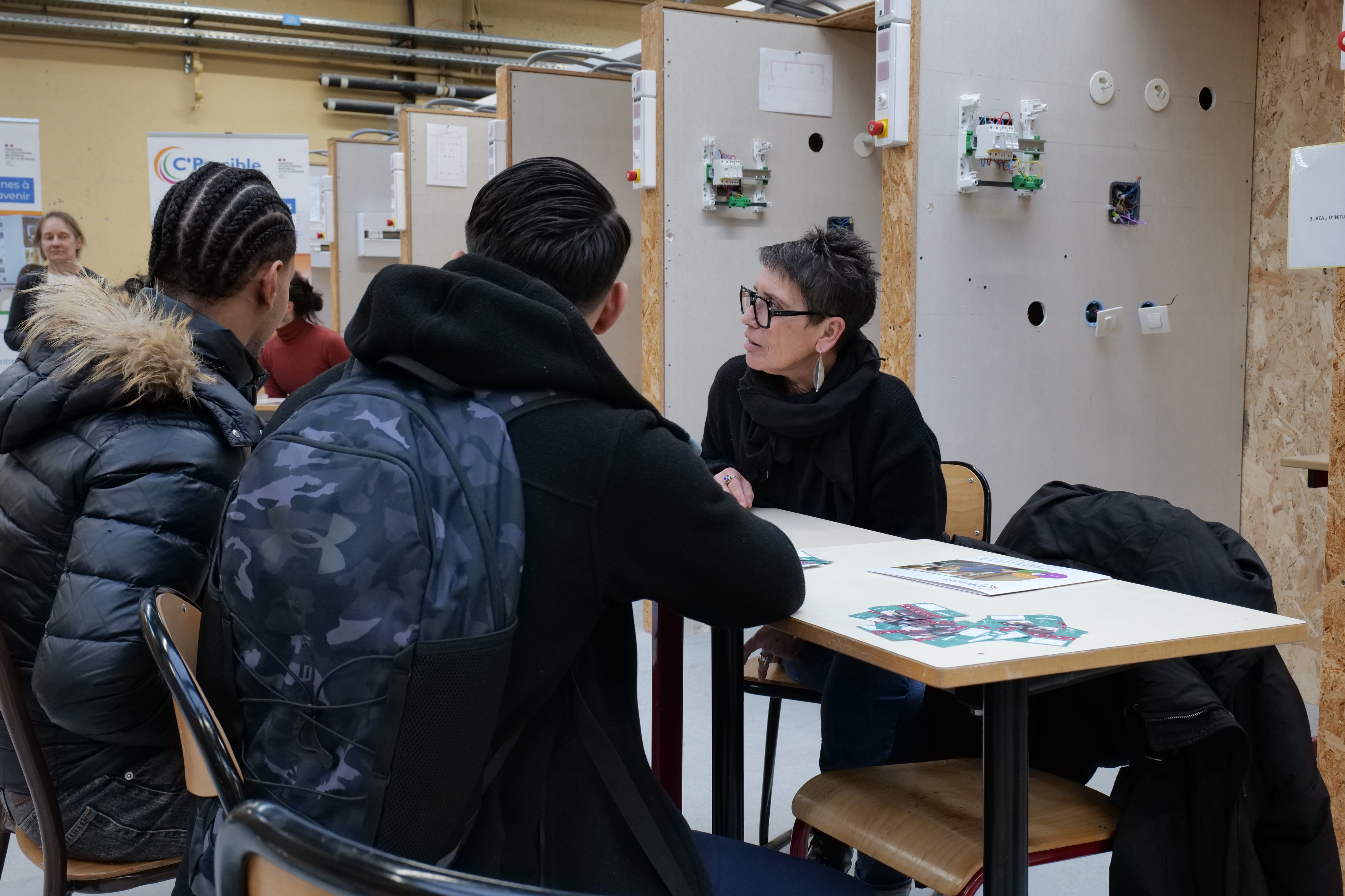 Le BIIJ était présent pour rencontrer les jeunes en atelier.