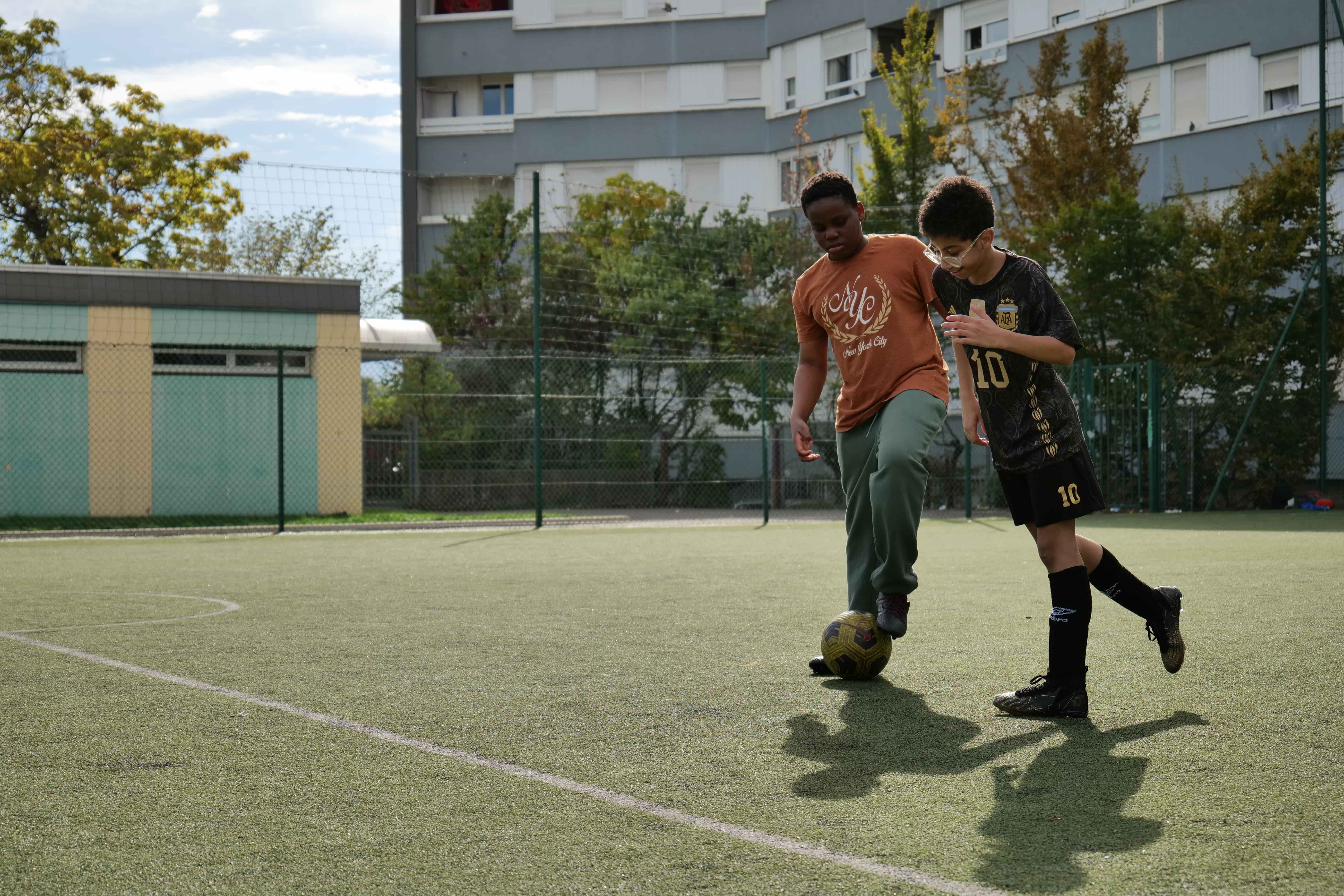 Des séances sportives sont proposées les mercredis et samedis pour les plus jeunes.   