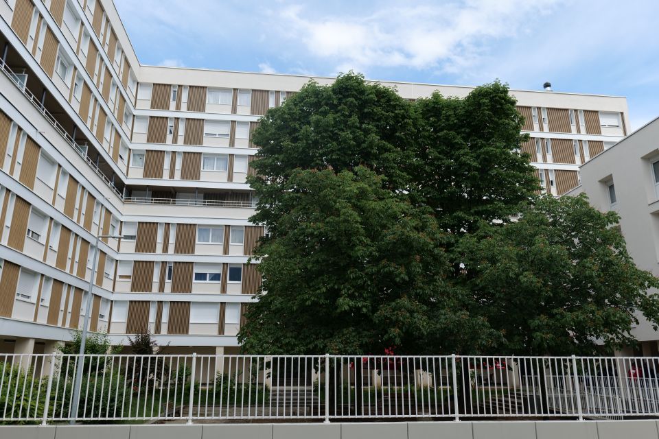 Les 95 logements de la résidence Marat ont bénéficié d'une rénovation importante qui devrait permettre de nettement améliorer le confort thermique et de réduire les dépenses énergétiques.