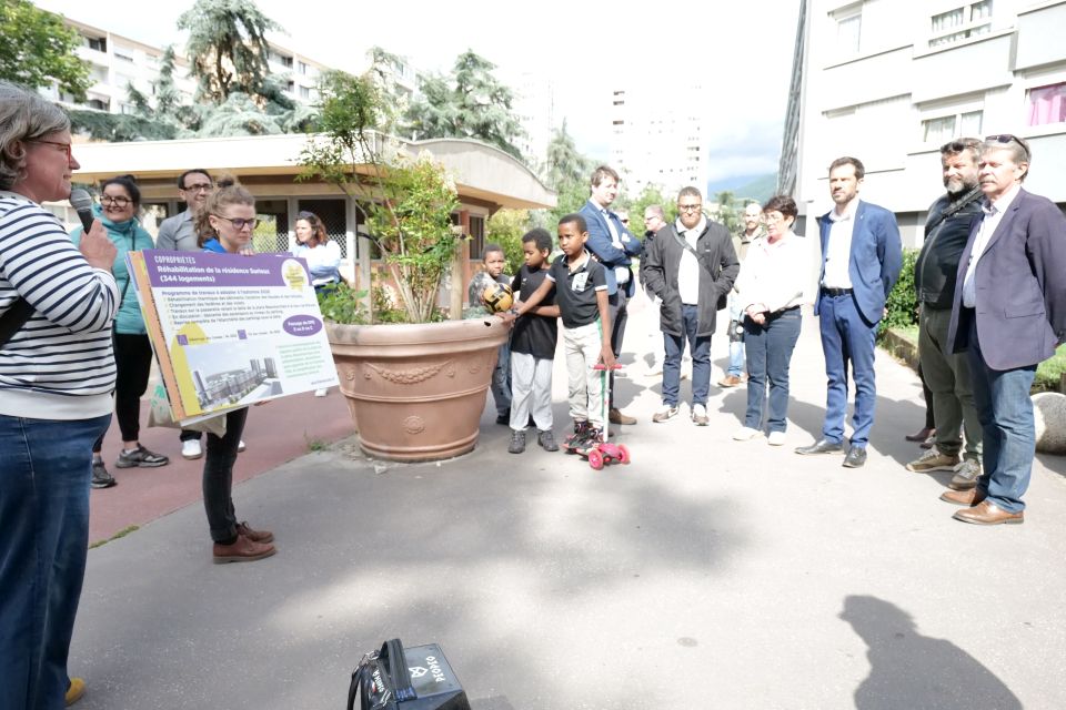 La place Beaumarchais bénéficiera d'une réhabilitation de ses espace publics avec des plantations et des cheminements repensés, tandis que la réhabilitation de la copropriété Surieux démarrera fin 2026.