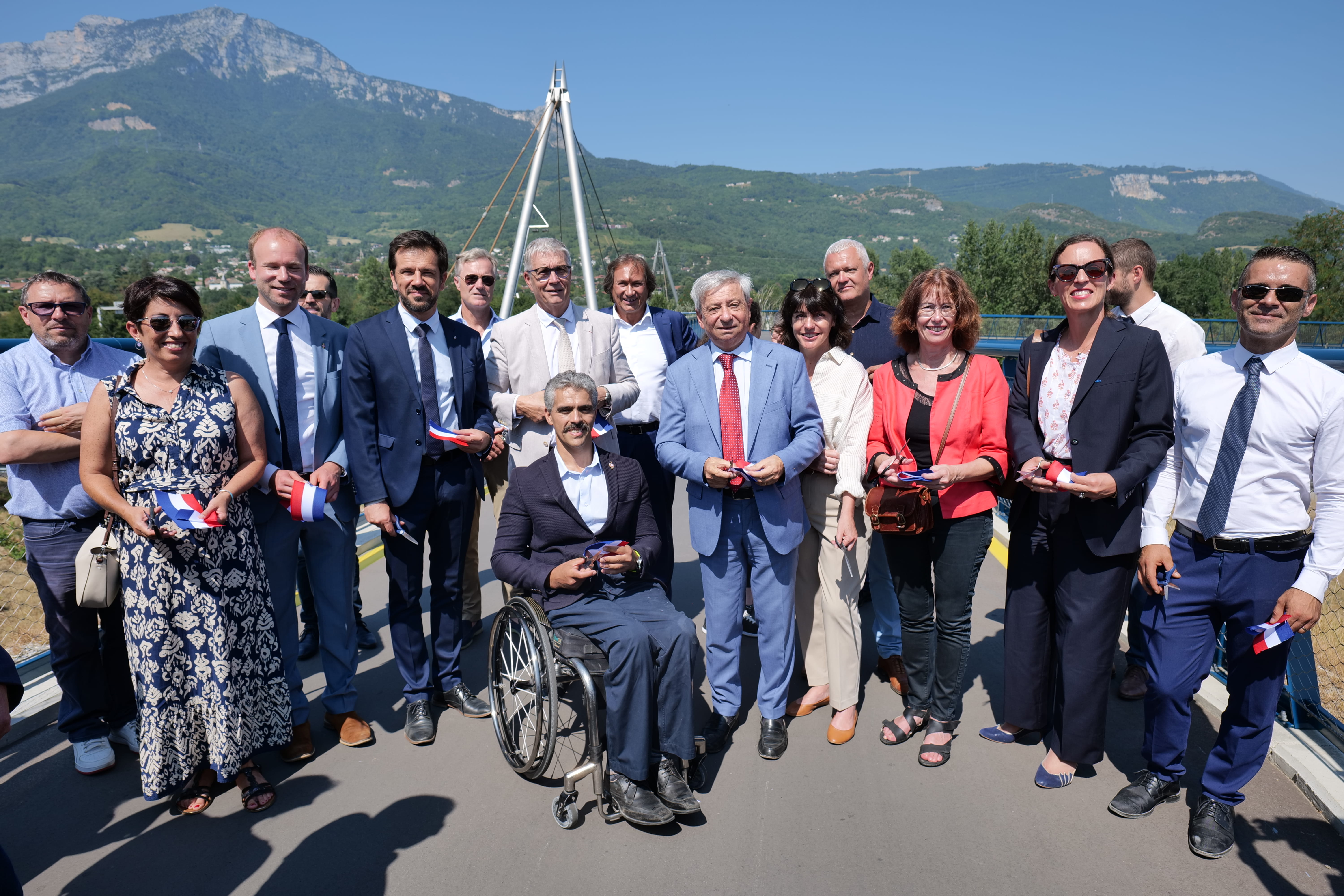 L'inauguration a réuni les nombreux partenaires institutionnels impliqués dans ce projet : villes, métropole, département, état.