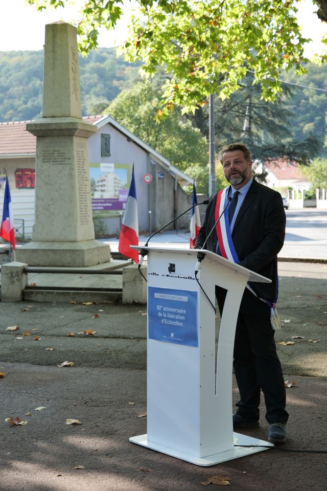 Le premier adjoint, Pierre Labriet, a rappelé l'opposition entre deux visions du monde qui a opposé l'envahisseur Nazi, aux Résistant-es durant la Deuxième Guerre mondiale, avec le triomphe de la seconde à la Libération.