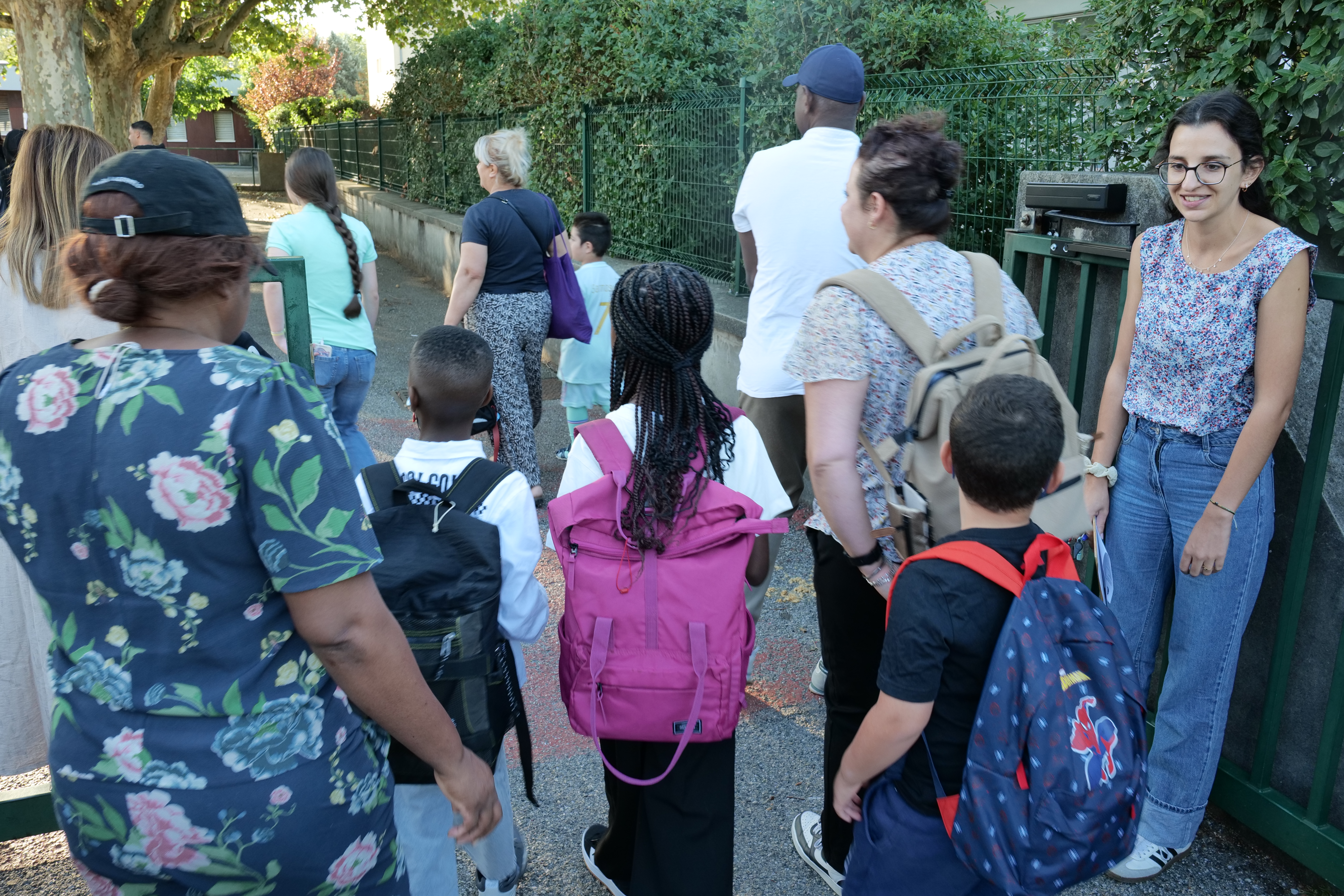 La directrice de l'école Jean-Jaurès Lisa Blanc accueillait les enfants et leurs parents ce mardi 1er septembre.