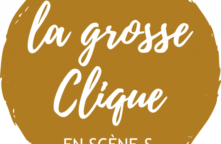 Un collectif d'artistes d'arts de scène, multiples et variés, travaillant sur des projets pour des publics "hors des sentiers battus" des salles de spectacles, ayant pour objectif de se retrouver sur et autour de la scène afin de promouvoir et diffuser la culture au travers d'échanges pluridisciplinaires grâce à la formation et l'accompagnement de tous les publics aux pratiques du spectacle vivant.