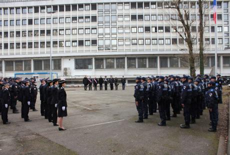 Securité et effectifs policier : la réponse de l'état