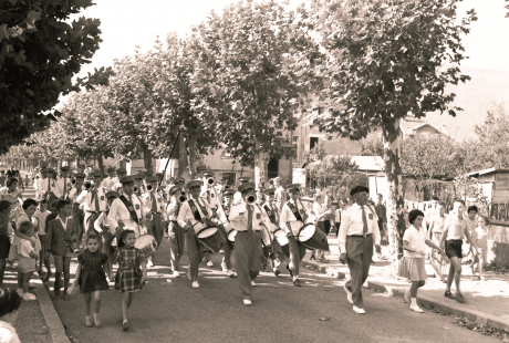 Fanfare municipale, parade à La Viscose - 1966