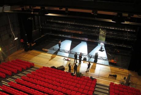 Salle de La Rampe vide pendant une répétition