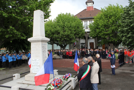 cérémonie 8 mai 1945 place de la Libération