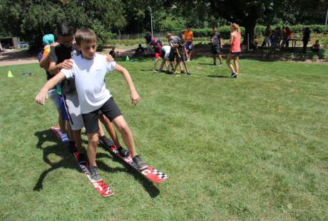 L'épreuve des skis géants à plusieurs sur une même paire