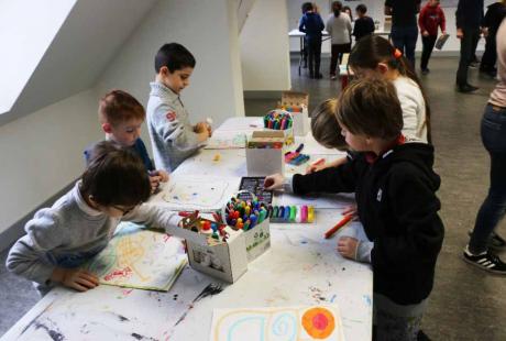 Atelier pochette de vinyle au centre du graphisme