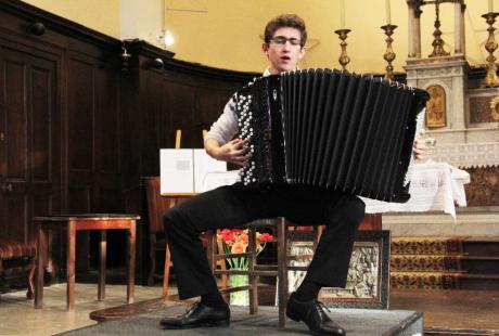 L'accordéoniste Julien Beautemps