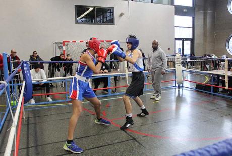 Combat de boxe éducative à La Butte