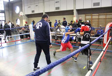 Combat de boxe éducative à La Butte