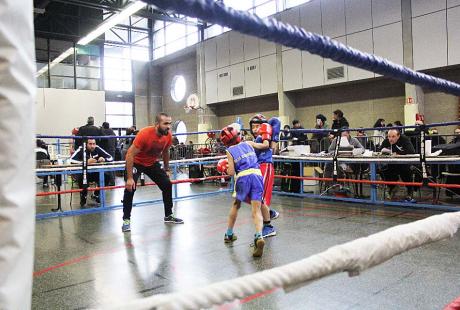 Combat de boxe éducative à La Butte