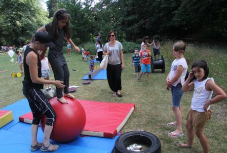 Un atelier de l'école de cirque Aux agrès du vent