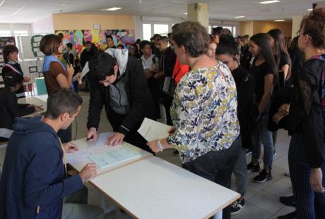 Remise de brevets au collège Pablo Picasso