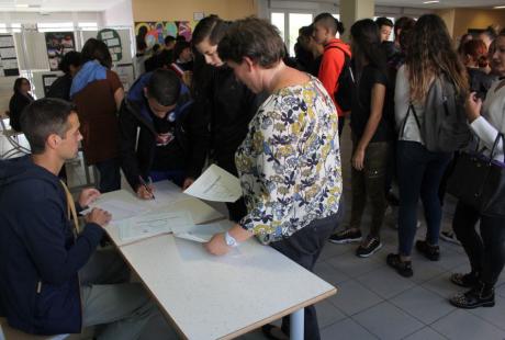 Remise de brevets au collège Pablo Picasso