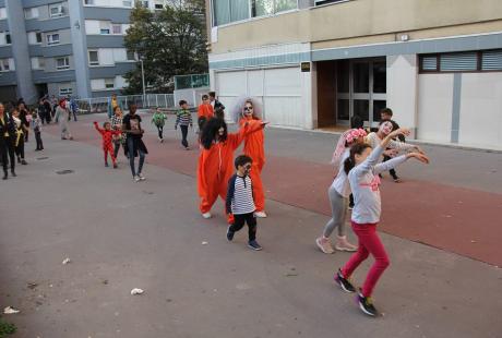 Halloween : Des zombies... à la bibliothèque Neruda !