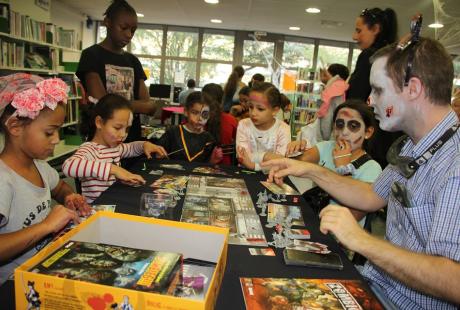 Halloween : Des zombies... à la bibliothèque Neruda !