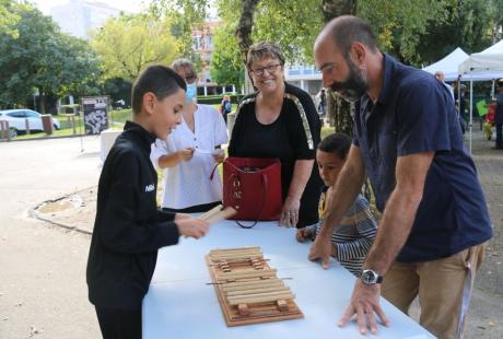 Les jeux étaient à l'honneur aux portes ouvertes de la MDH Essarts-Surieux, où les habitant-es ont aussi pu découvrir et échanger sur les différentes activités et projets proposés par les professionnel-les. Et il y a de quoi faire...