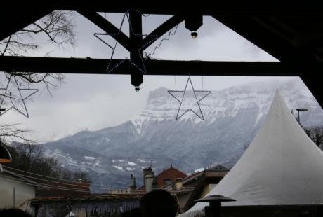 Parées de blanc, les montagnes s'étaient elles aussi mises dans l'ambiance de Noël.