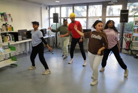 Une “bonne vibe” reprise par les danseurs et danseuses du groupe Culture-jeunesse de la Ville dans le cadre des Semaines artistiques.