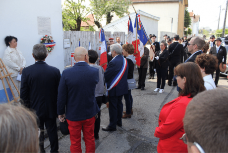 Elus rendant hommage lors de la cérémonie du 8 mai 1945