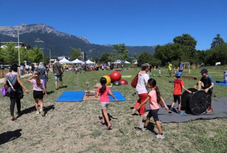 Les associations de cirque Aux Agrès du vent et Fun body fit ont permis aux plus jeunes de se faire plaisir durant toute la matinée.