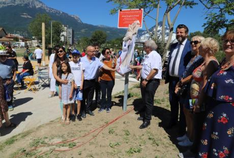 La cérémonie officielle d'inauguration du parc et de la piste d'évolution ont matérialisé l'attente des habitant-es autour de ce nouvel espace vert au centre-ville.