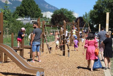 Le parcours ludique a été littéralement pris d'assaut par les enfants, les ados et les parents, curieux de le découvrir...