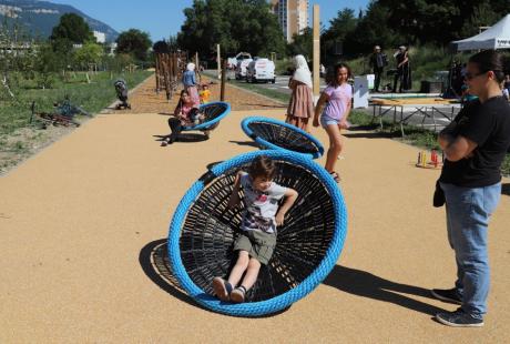 Le parcours ludique a été littéralement pris d'assaut par les enfants, les ados et les parents, curieux de le découvrir...