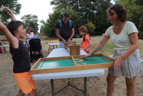 Jeux en bois ou jeux d’eau, les familles étaient au premières loges.