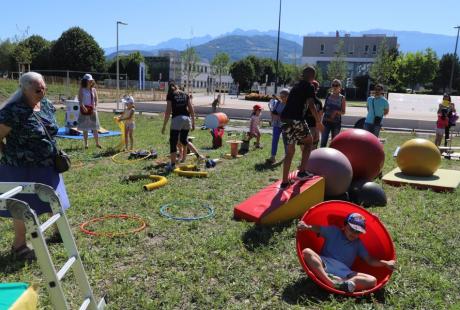 Les associations de cirque Aux Agrès du vent et Fun body fit ont permis aux plus jeunes de se faire plaisir durant toute la matinée.