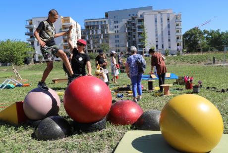 Les associations de cirque Aux Agrès du vent et Fun body fit ont permis aux plus jeunes de se faire plaisir durant toute la matinée.