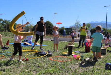 Les associations de cirque Aux Agrès du vent et Fun body fit ont permis aux plus jeunes de se faire plaisir durant toute la matinée.