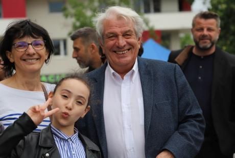 Les élu-es, le maire Renzo Sulli, la première adjointe Amandine Demore, l'adjoint Pierre Labriet et le conseiller municipal Laurent Vanplin étaient présents sur la fête. Pour le plus grand plaisir des petits et des grands qui sont prêtés au jeu des photos !