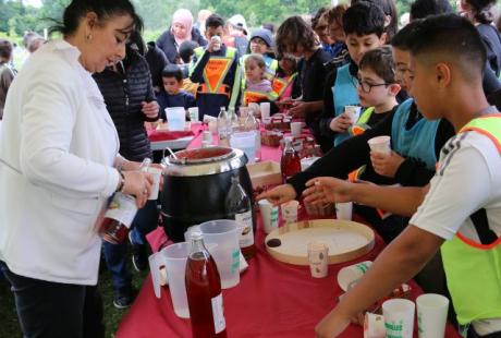 Côté goûter, comme côté musique, l'ambiance, festive, conviviale et familiale, a été au rendez-vous !