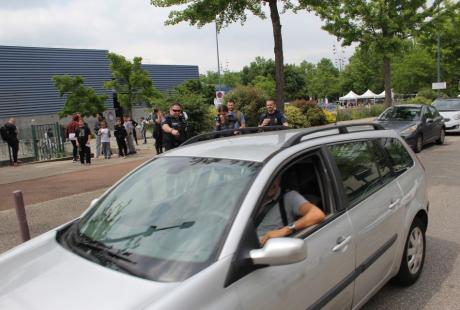 De la découverte des jumelles radar à la mise en situation sur la voirie, il n'y avait qu'un pas que les jeunes ont franchi avec l'aide des policiers municipaux.