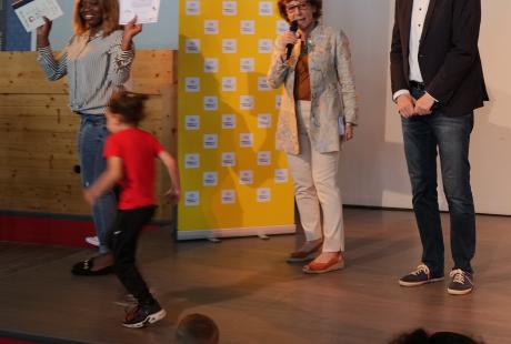 Jacqueline Madrennes félicitait les mamans échirolloises présentes aux ateliers.