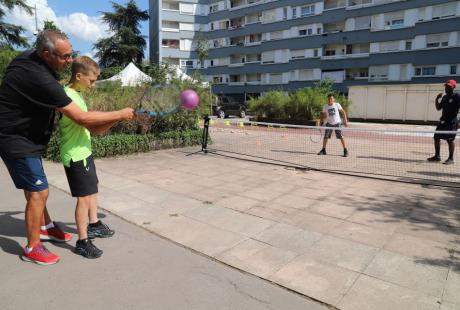 Le tennis sur dalle était aussi à l'honneur.