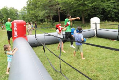 Coté sport, des ateliers boxe, taekwondo, fitness et Homeball étaient proposés aux plus courageux !