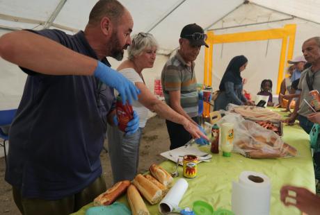 Les associations Entraide et solidarité ainsi que Essarts en action tenaient la buvette.