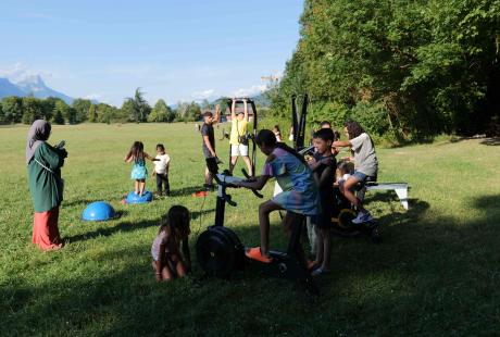 Jeux et sports pour une après-midi bien remplie.