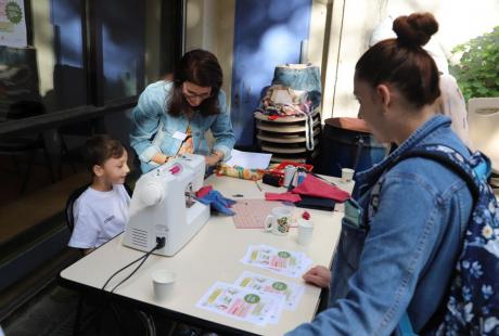 Atelier de confection d'origami, de réparation de vélo ou de couture... les habitant-es ont pu découvrir un large éventail des activités proposées par la MDH, L'Escale ou leurs partenaires, et s'informer !