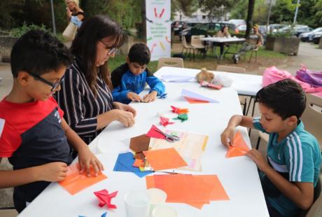 Atelier de confection d'origami, de réparation de vélo ou de couture... les habitant-es ont pu découvrir un large éventail des activités proposées par la MDH, L'Escale ou leurs partenaires, et s'informer ! 