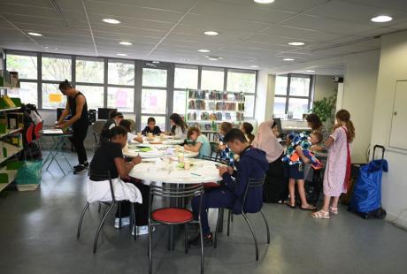 Grande braderie de livres, ateliers d'écriture, de manga et de couverture de livres et spectacle ont marqué la rentrée du Pôle de la lecture et de l'écrit à la bibliothèque Pablo6neruda, inscrite dans le cadre des Journées du patrimoine.