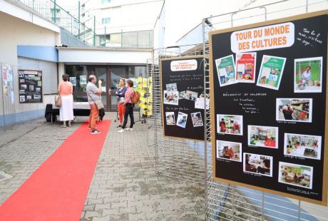 La Maison des habitant-es avait déroulé le tapis rouge aux habitant-es pour les accueillir et les informer des nombreuses actions et animations proposées par les professionnel-les de la Ville, du CCAS ou leurs partenaires durant l'année. 