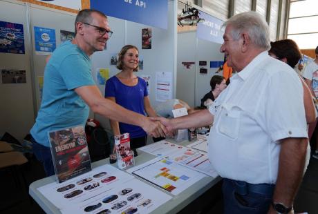 Renzo Sulli est passé à chaque stand ce samedi matin.