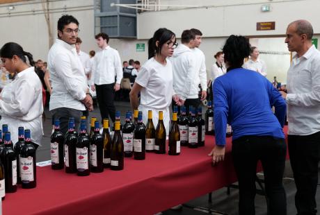 120 personnes ont été employées ce dimanche pour la bonne tenue du banquet.