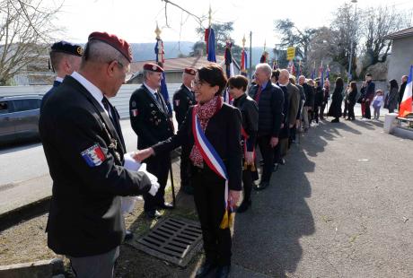 Le salut aux drapeaux concluait la cérémonie.